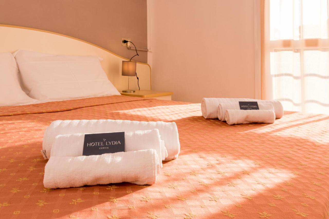 Hotel Lydia Cervia Bagian luar foto