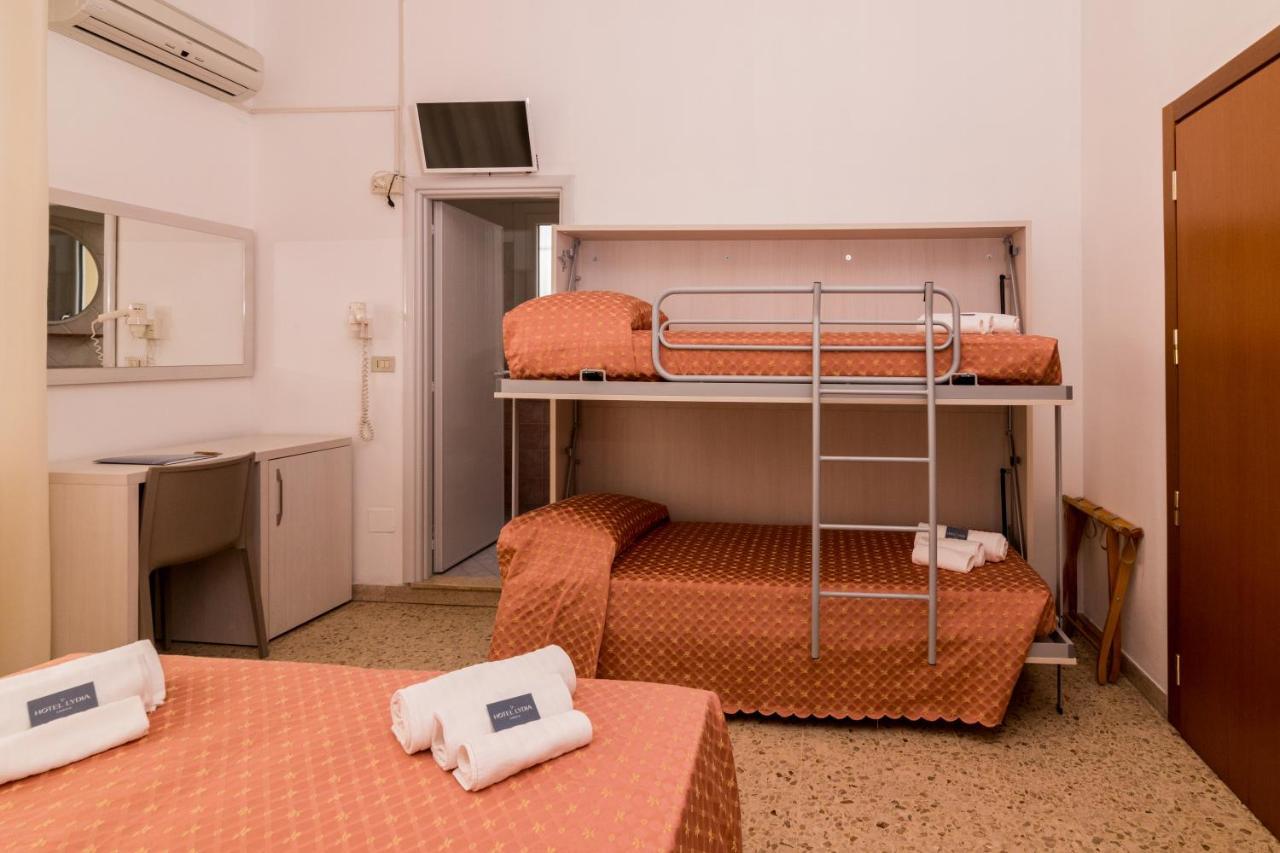 Hotel Lydia Cervia Bagian luar foto