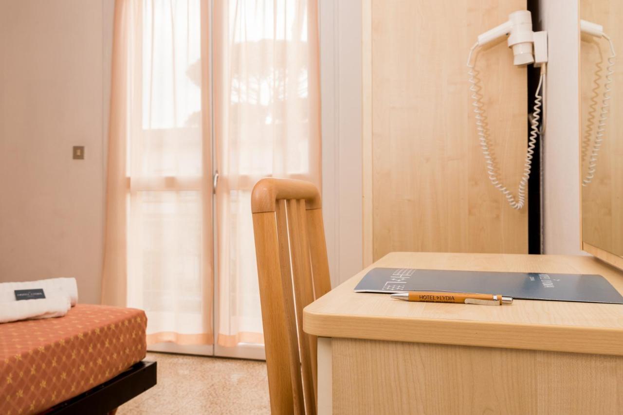 Hotel Lydia Cervia Bagian luar foto