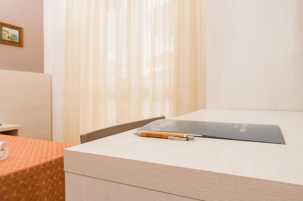 Hotel Lydia Cervia Bagian luar foto