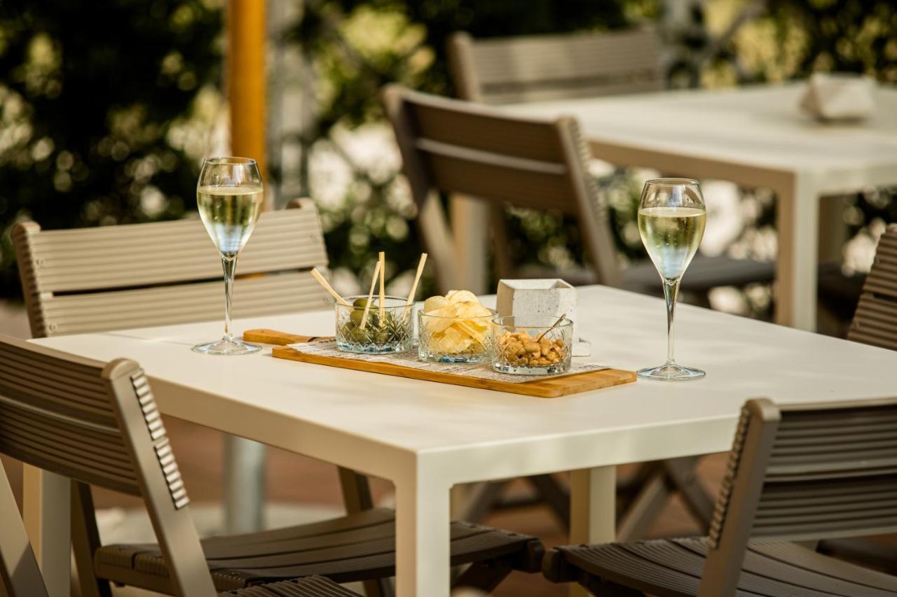 Hotel Lydia Cervia Bagian luar foto