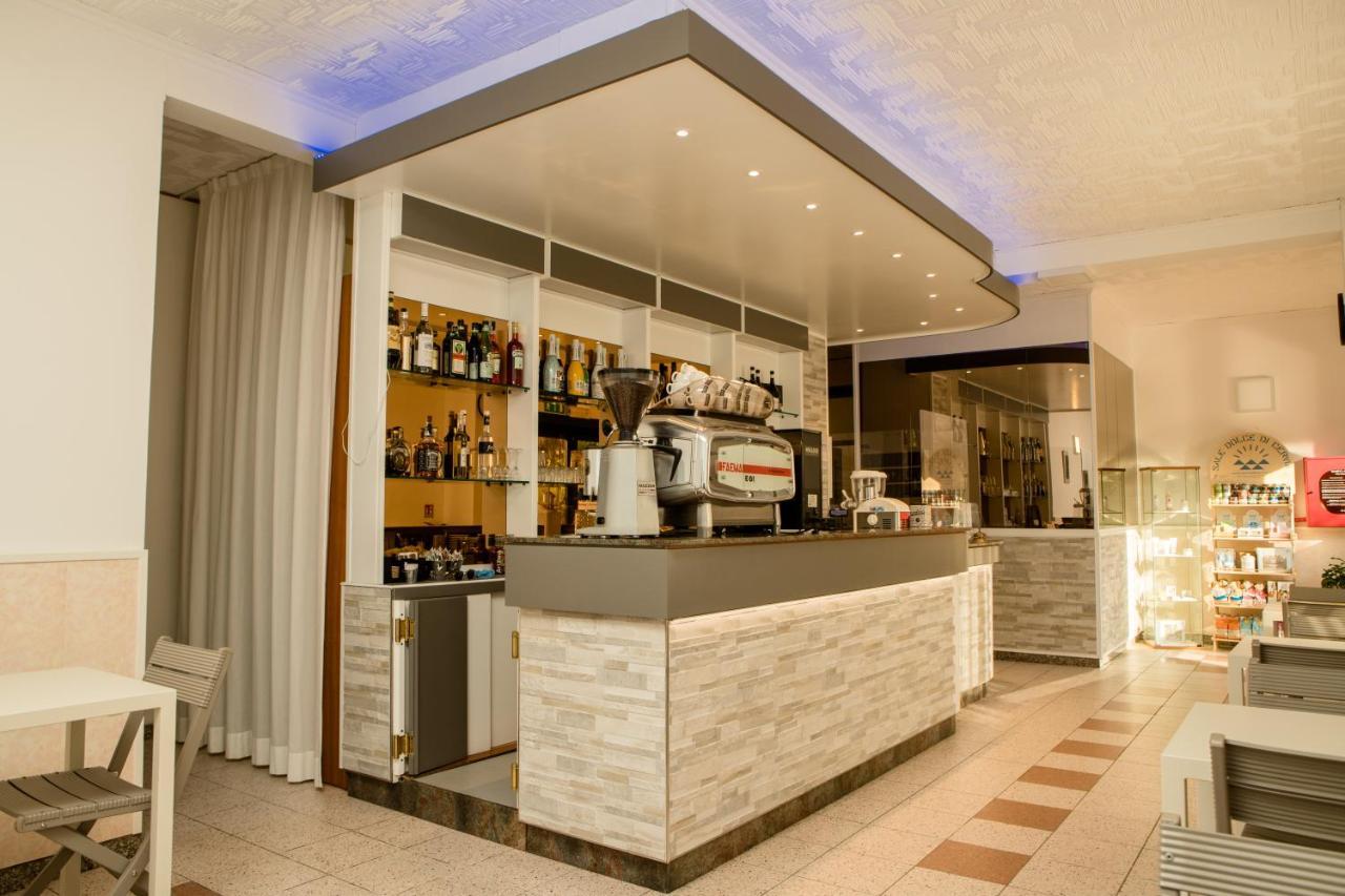 Hotel Lydia Cervia Bagian luar foto