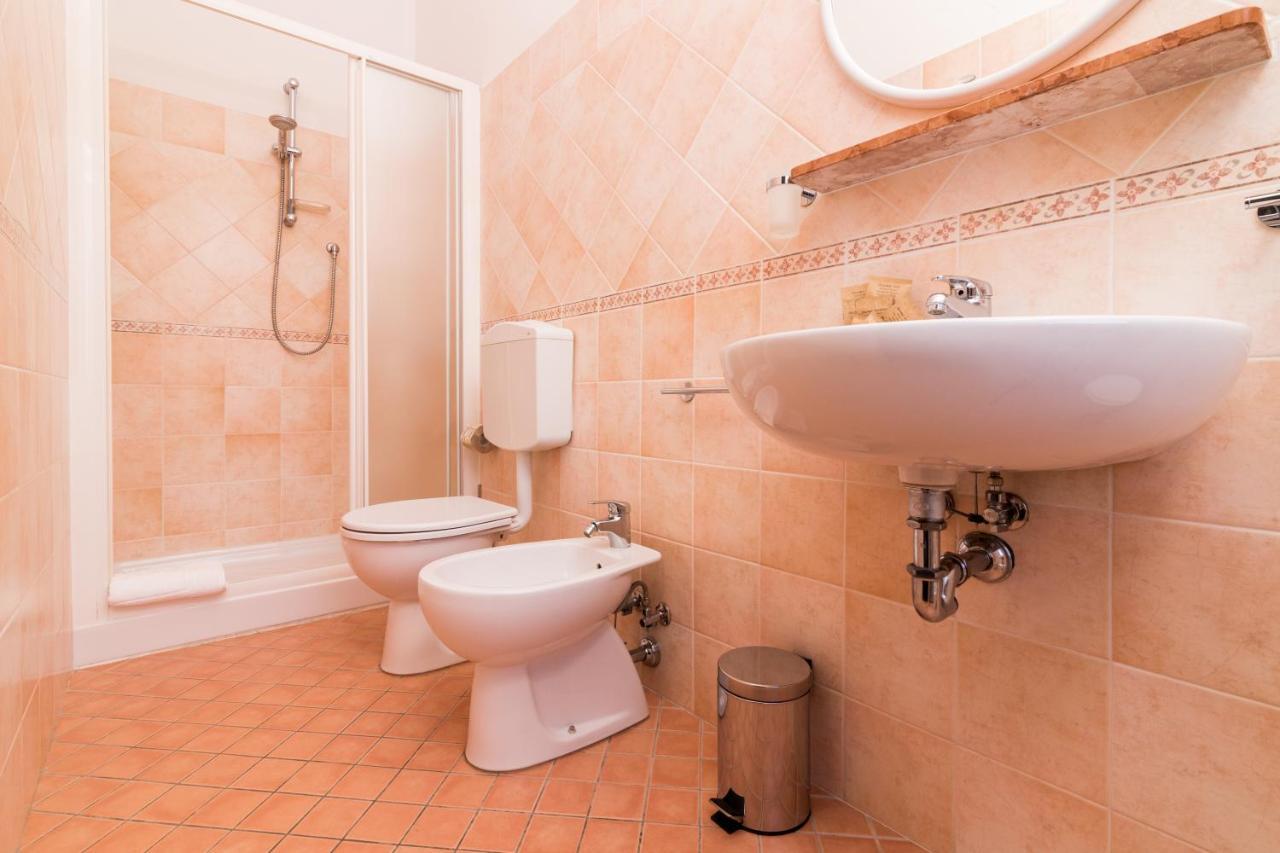 Hotel Lydia Cervia Bagian luar foto